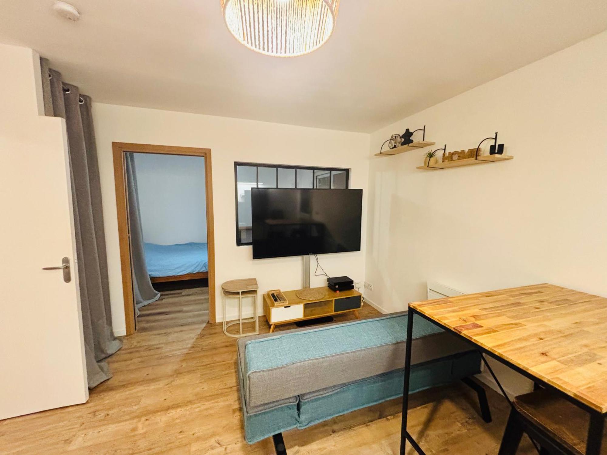 Appartement T2 Bien Equipe Avec Tram T1 Et Commodites A Proximite 13 Min Du Centre De Nantes Saint-Herblain
